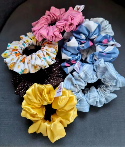 Scrunchies (xuxinha) de cabelo 