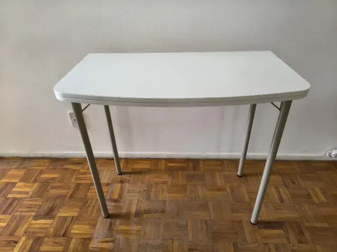 Mesa Multiuso Dobrável Branca - Carraro Móveis.