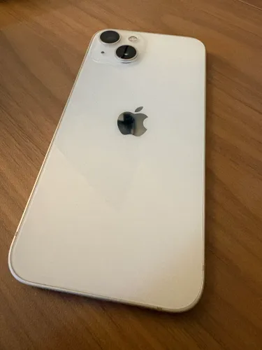 iPhone 13 branco, 128gb e 72% de bateria