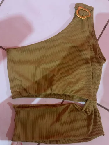 Vendo esse cropped perfeito