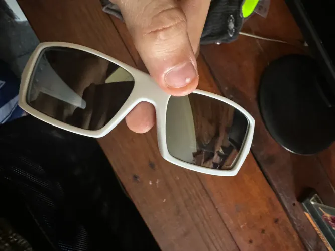 Vendo OAKLEY GASCAN WHITE