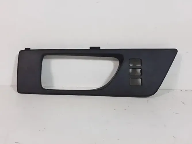 Moldura Maçaneta Dianteira Esq Subaru Outback 1997 A 2006 Preto Dianteira