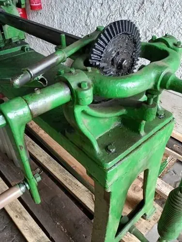 Máquina de sanfonar curvas metálicas