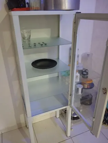 Armário vitrine 