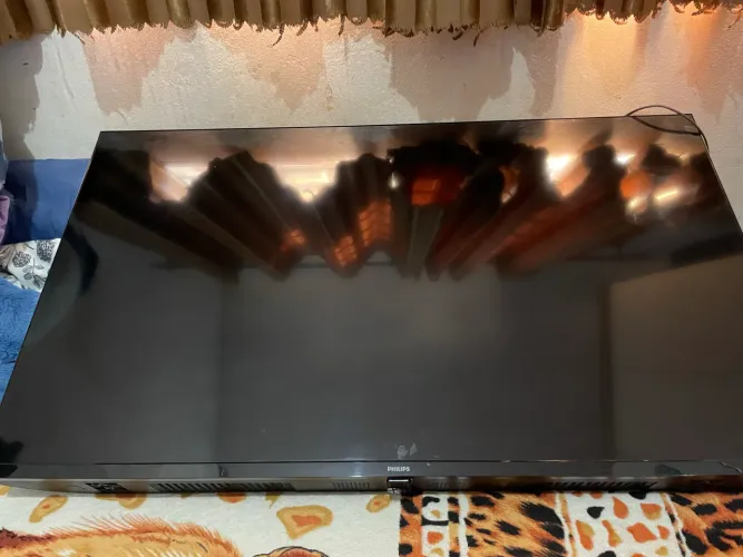 Vendo televisão de 43 polegadas smart tv para quem quer arrumar ou trocar peças