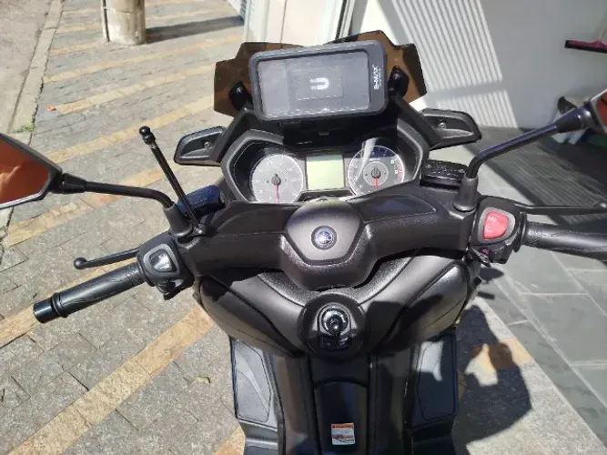 Xmax 250 cilindrada