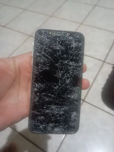 iPhone 11 pra tira as pecas