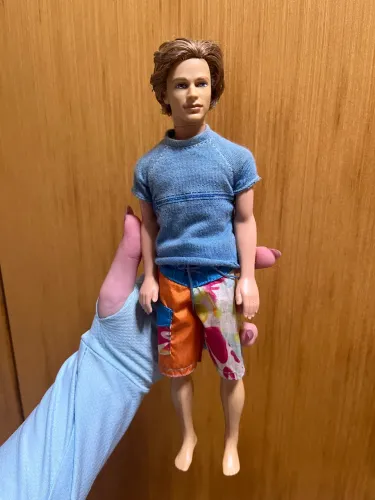 Boneco Ken antigo praia