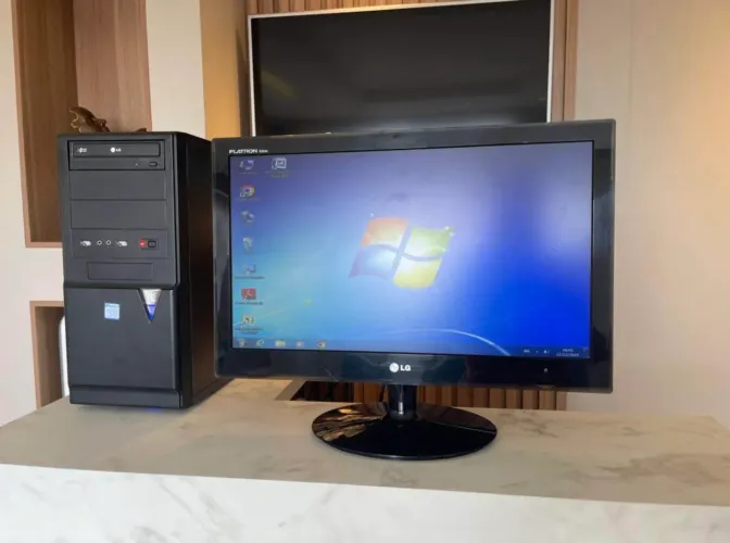 Computador + monitor 