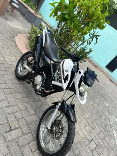 Crosser 150 bem conservada revisão em dias pneus zero