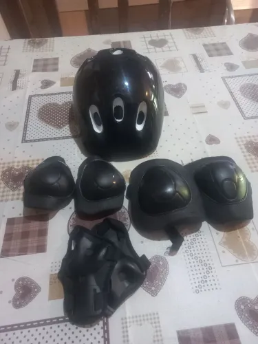 Vendo proteção para esqueite ou bicicleta 50 reais contato *