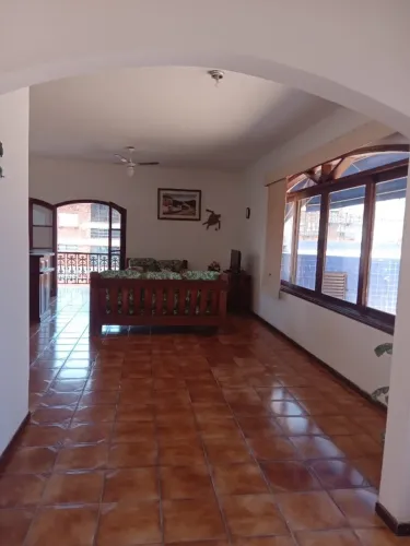 Cobertura praia enseada , 3 quartos, 2 vagas garagem, piscina, churrasqueira e forno pizza