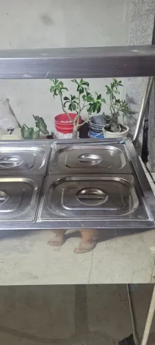 Vendo self-service buffet novinho de 6 cubas tem 6 meses de uso .