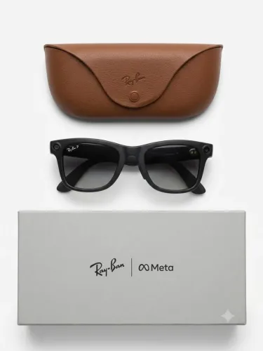 Óculos Rayban Meta Gen 2 polarizado em estado de novo.
