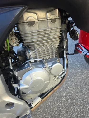 CB300 bom estado 