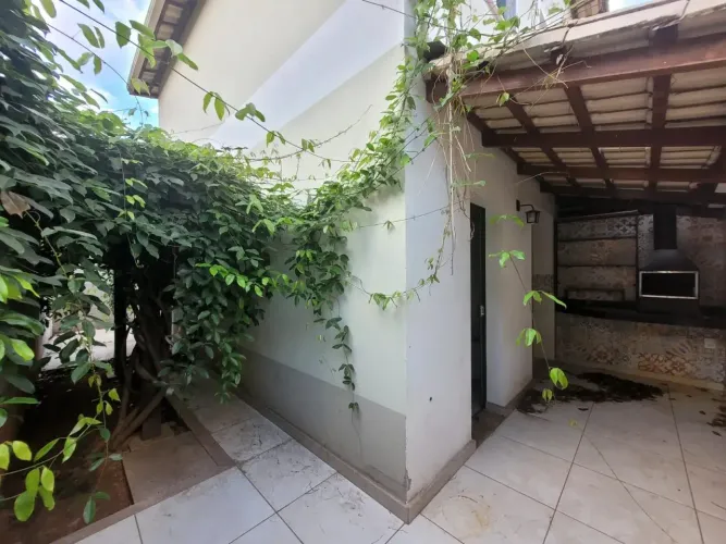 Casa em condomínio para alugar.