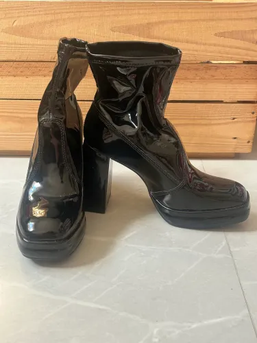 Bota preta Beira Rio