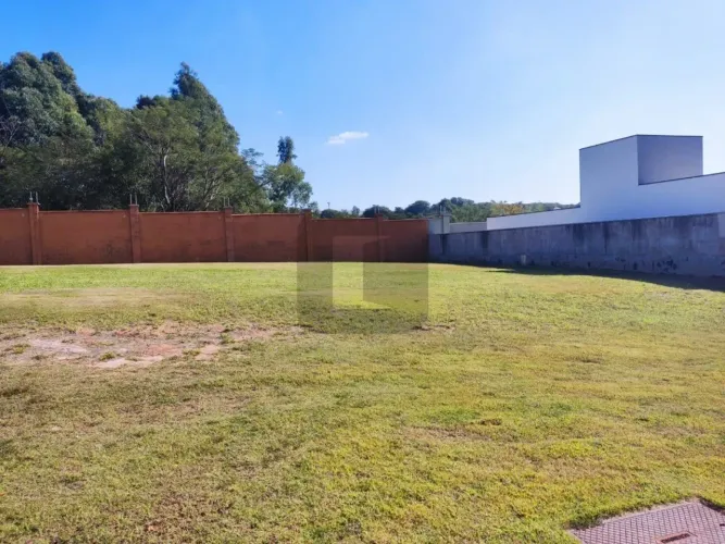 TERRENO COM VISTA PARA ÁREA DE PRESERVAÇÃO