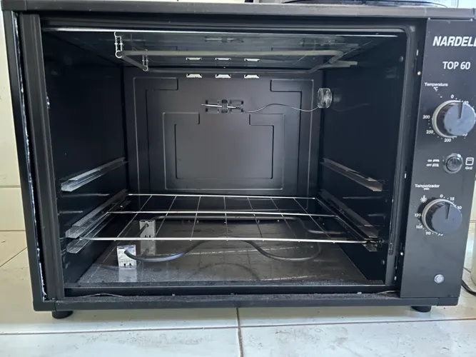 Forno Elétrico (Sem Porta, mas está funcionando)