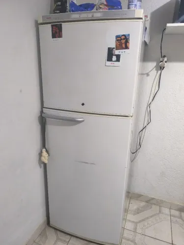 Geladeira Bosch Glass Line Refrigerator 47