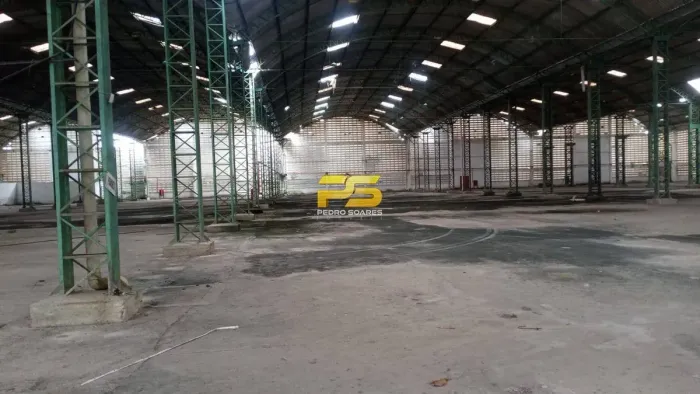 GALPÃO 3.600 MTS² POR 36 MIL REAIS NO BAIRRO DAS INDUSTRIAS