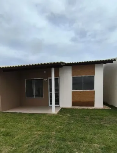 Alugo casa com garagem individual Condomínio pau Brasil