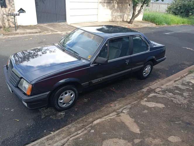 Chevrolet Monza Classic SE 2.0 /mpfi E EFI 2P E 4P 1990