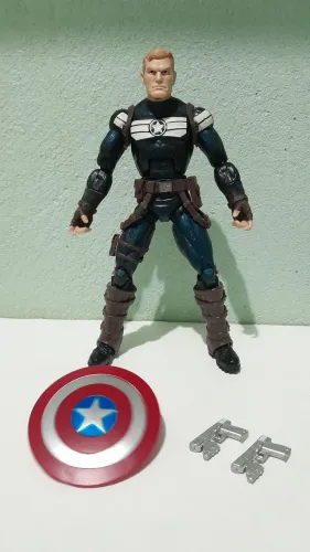 Boneco Capitão América Comandante Rogers Marvel Legends
