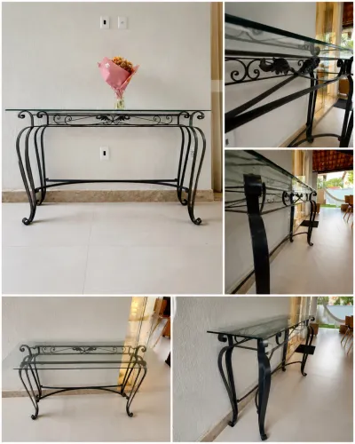 Aparador de Ferro Preto com Tampo de Vidro - Elegante