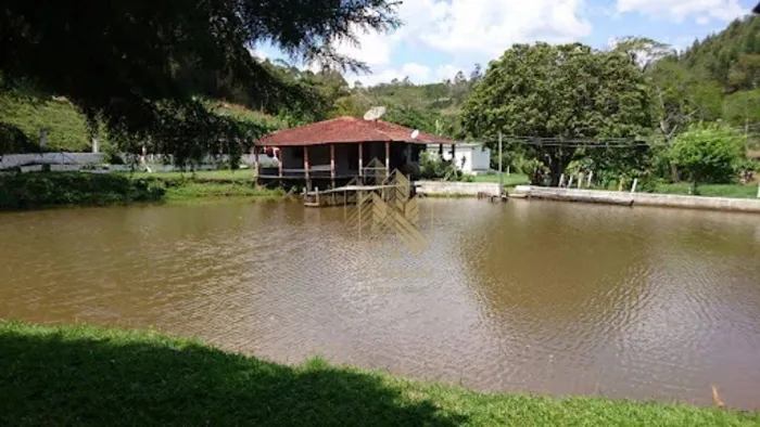 Fazenda com 4 dormitórios à venda, 200 m² por R$ 4.500.000,00 - Centro - Nazaré Paulista/S