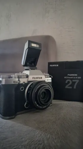 Camera Fujifilm XT3 + Lente XF 27mm