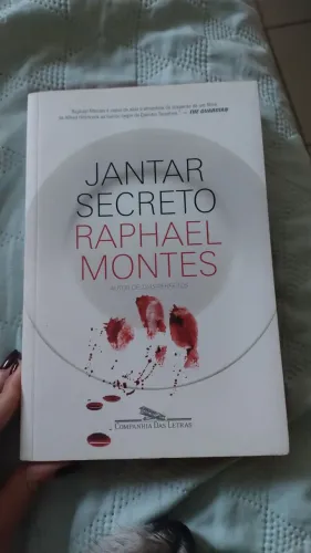 Livro Jantar Secreto - Raphael Montes