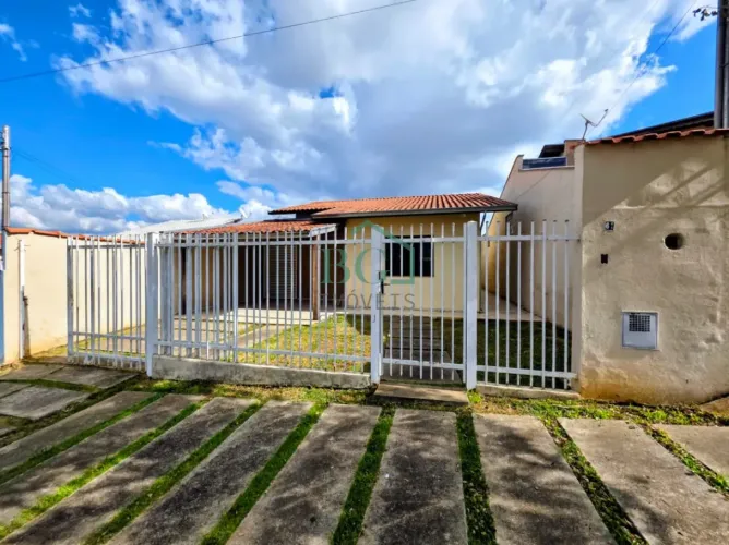 Excelente casa térrea á venda no bairro Jardim São Bento em Poços de Caldas MG.