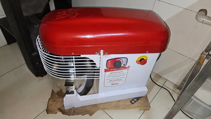 Batedeira masseira industrial 20L