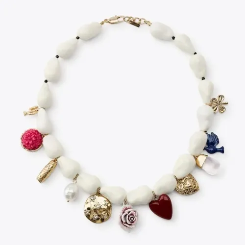 Colar de pérolas charms