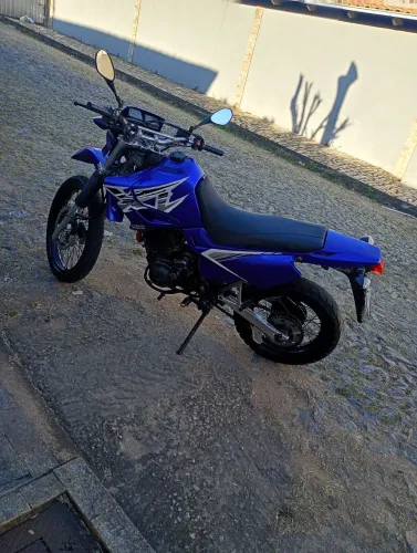 Vendo ou troco por dinheiro