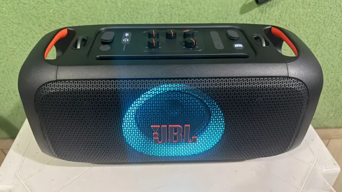 JBL PartyBox On-The-Go Essential - Impecável (Apenas 1 mês de uso!)
