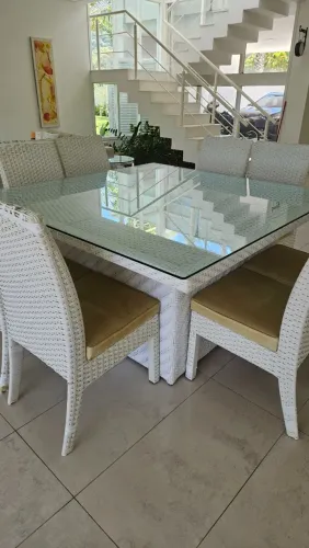 Mesa de Jantar Quadrada com 8 cadeiras