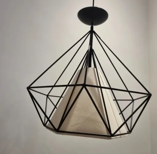 luminária pendente aramada piramidal