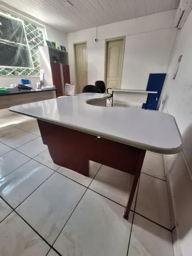 Mesa L seminova escritório
