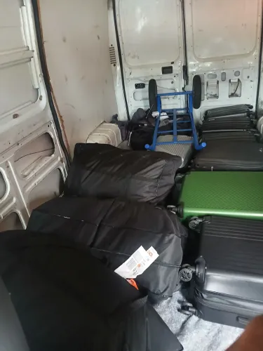 Frete Transporte de Bagagens Caixas Em Geral