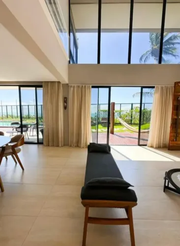 Linda casa em condomínio fechado litoral norte pé na areia