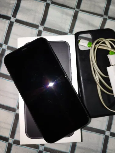 VENDO IPHONE 11 - 64GB - R$ 700,00 