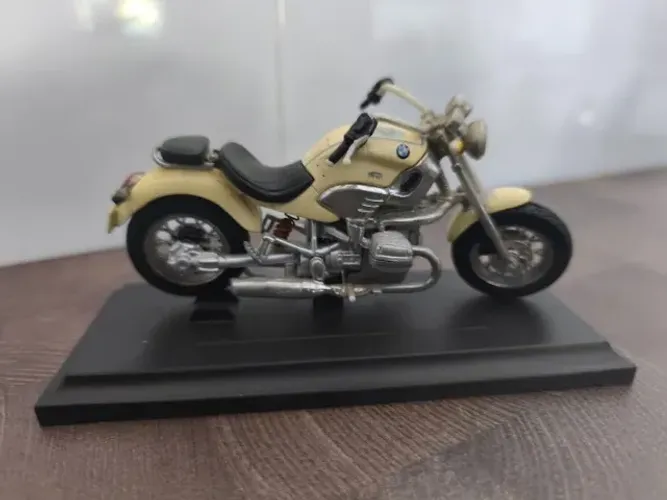 Miniatura Moto Motocicleta BMW Maisto 1/18 com base valores unitarios na descrição
