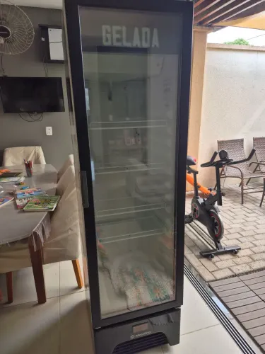 Cervejeira expositora 297 L 220 v
