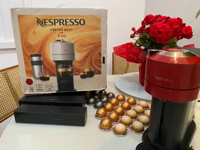 Máquina de café Nespresso Vertuo Next