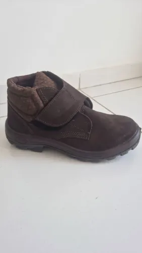 Bota Nobuck marrom com velcro