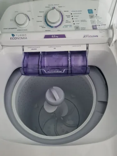 Vendo máquina de lavar com apenas 3 messes de uso
