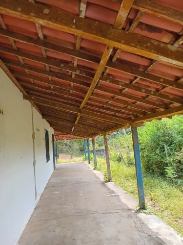 Excelente casa para quem busca sossego, segurança e espaço; 71 98688 -9996