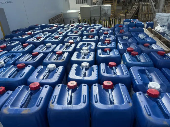 Recipientes - Galões / Bombonas de plástico seminovas ( 20 litros )